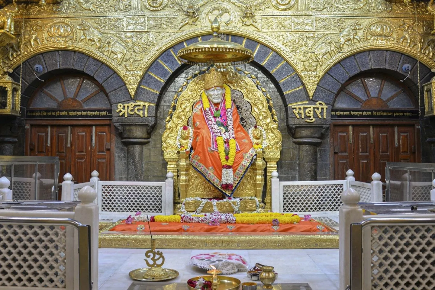 one-day-mumbai-to-shirdi-tour-by-private-cab-header