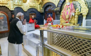 narendra-modi-shirdi-pm-modi-shirdi-temple-